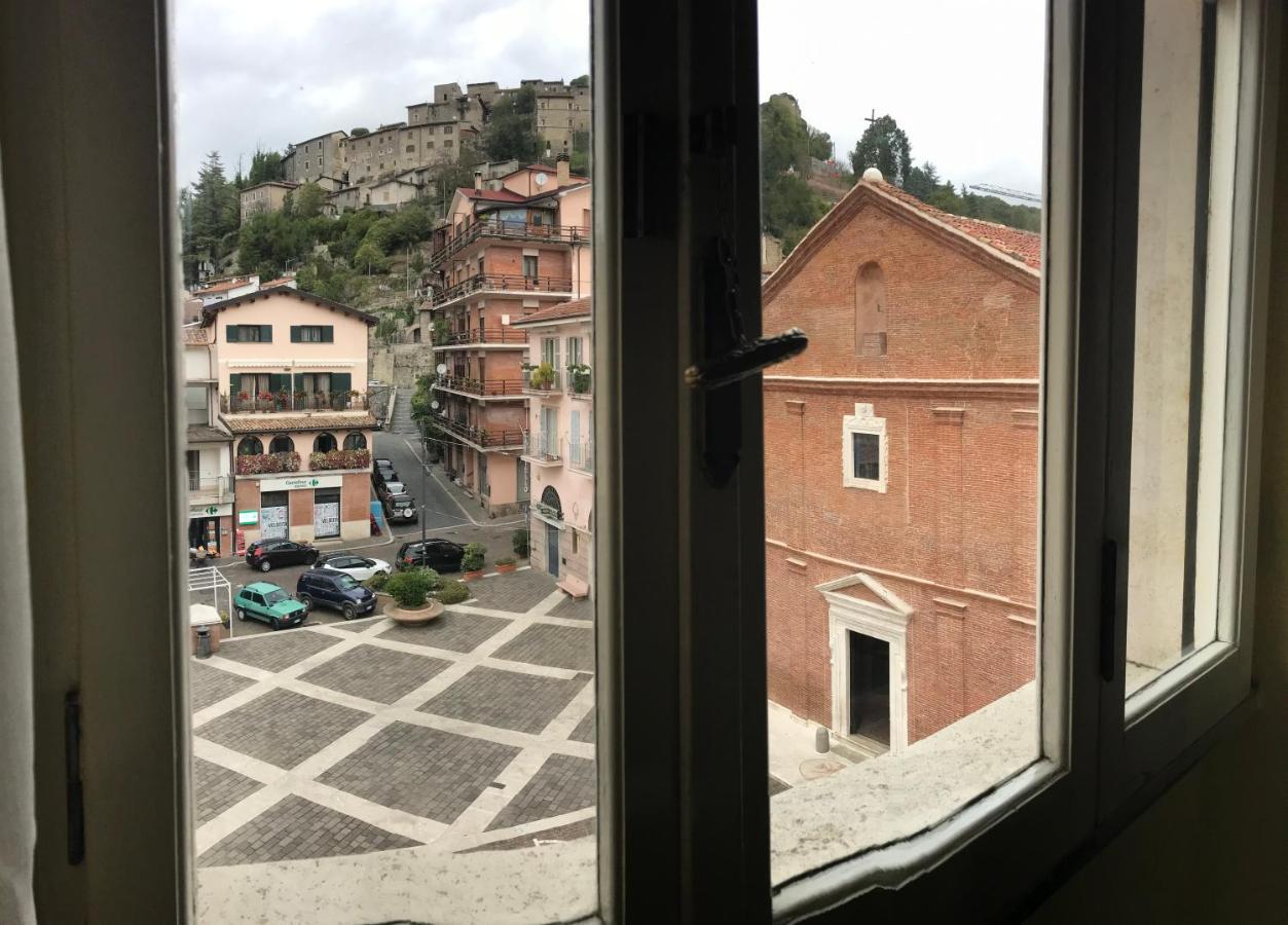 Al Campanile Centro Storico Ampio Luminoso E Panoramico Appartamento Trilocale Carsoli Εξωτερικό φωτογραφία