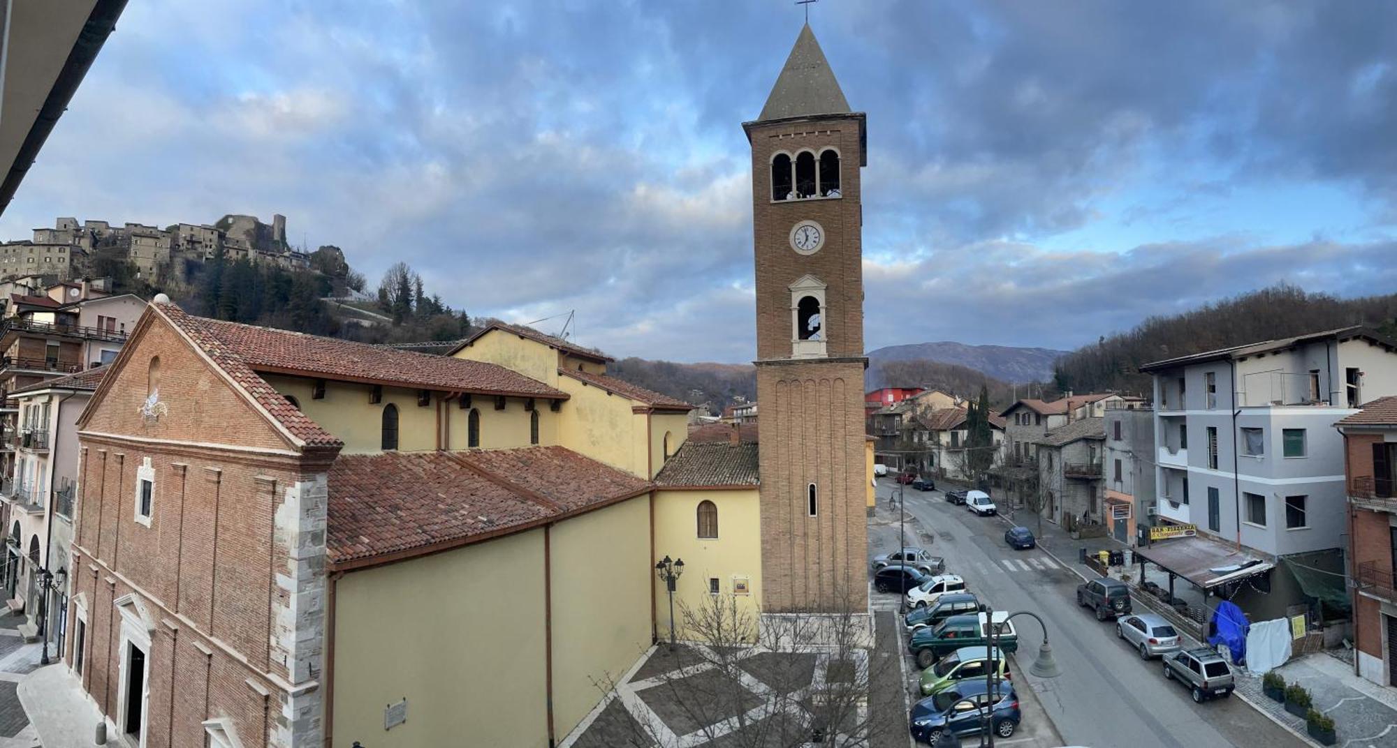 Al Campanile Centro Storico Ampio Luminoso E Panoramico Appartamento Trilocale Carsoli Εξωτερικό φωτογραφία