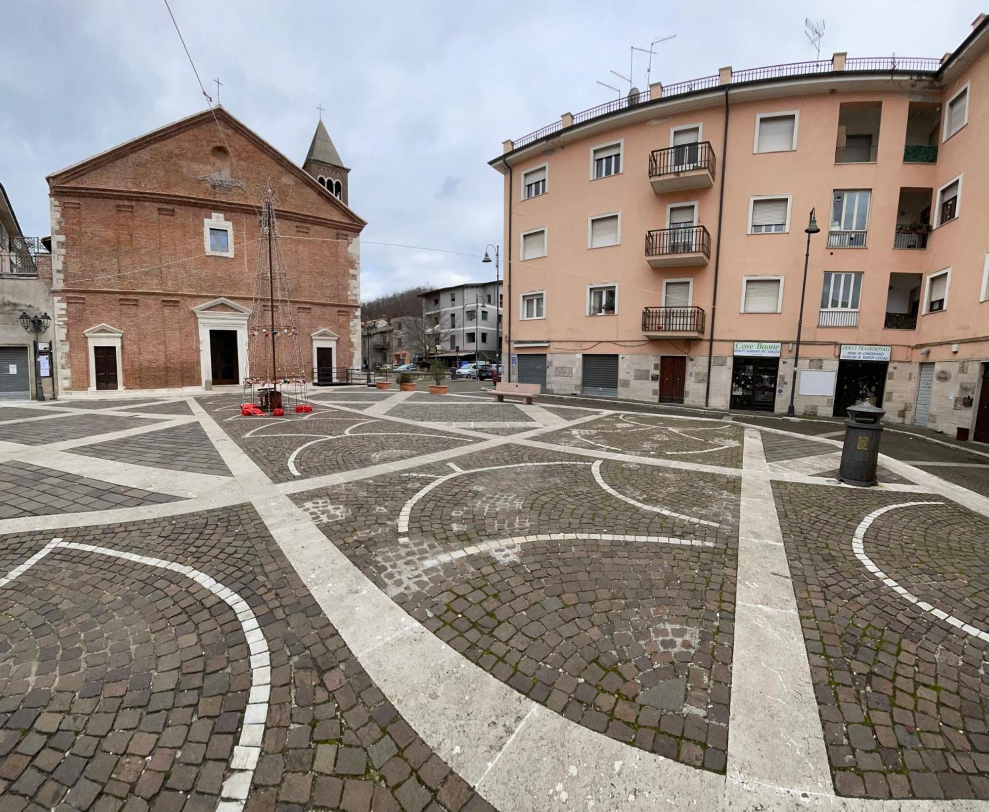 Al Campanile Centro Storico Ampio Luminoso E Panoramico Appartamento Trilocale Carsoli Εξωτερικό φωτογραφία
